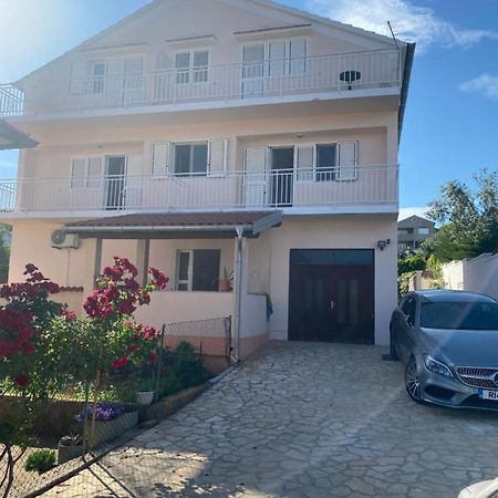 Apart Mani Di Lauro Apartment Preko Exterior photo
