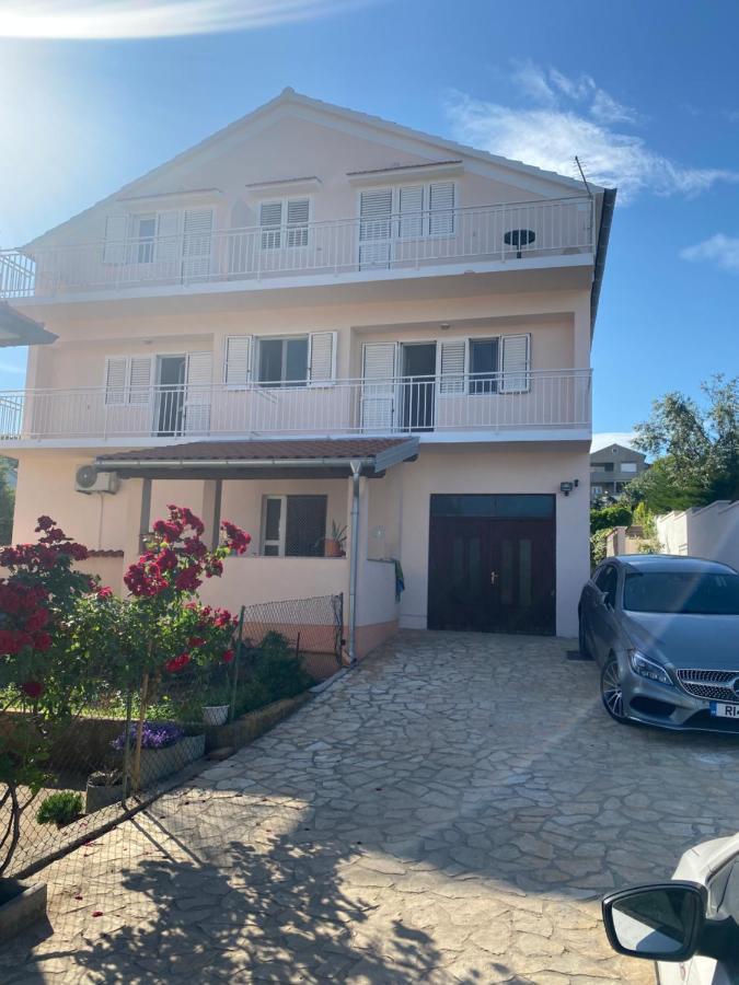 Apart Mani Di Lauro Apartment Preko Exterior photo
